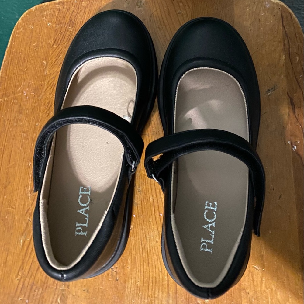 The Children’s Place Girls Uniform Shoes - Black size 13. New without tags.